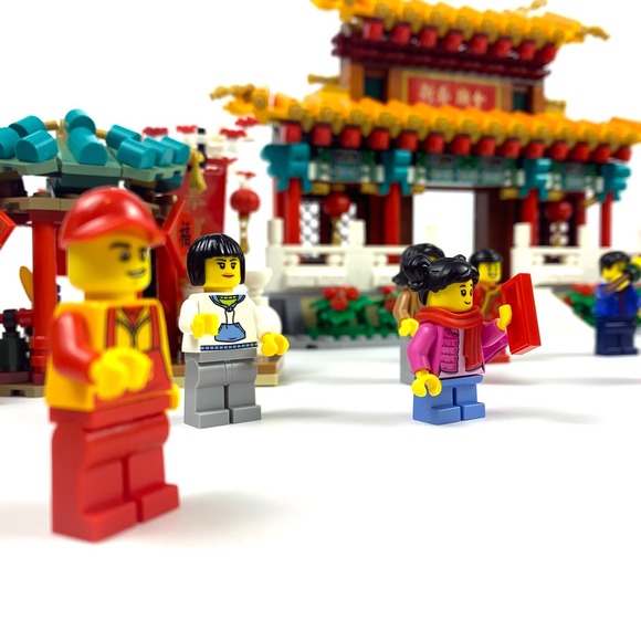Lego 80105 Chinese New Year Temple Fair 100% Complete with Box & Manuals Retired - Picture 4 of 16
